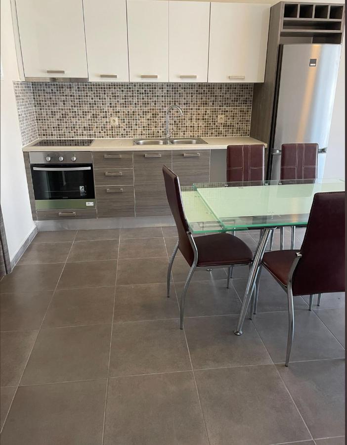 D'Angelos Apartments Каравомилос Екстериор снимка