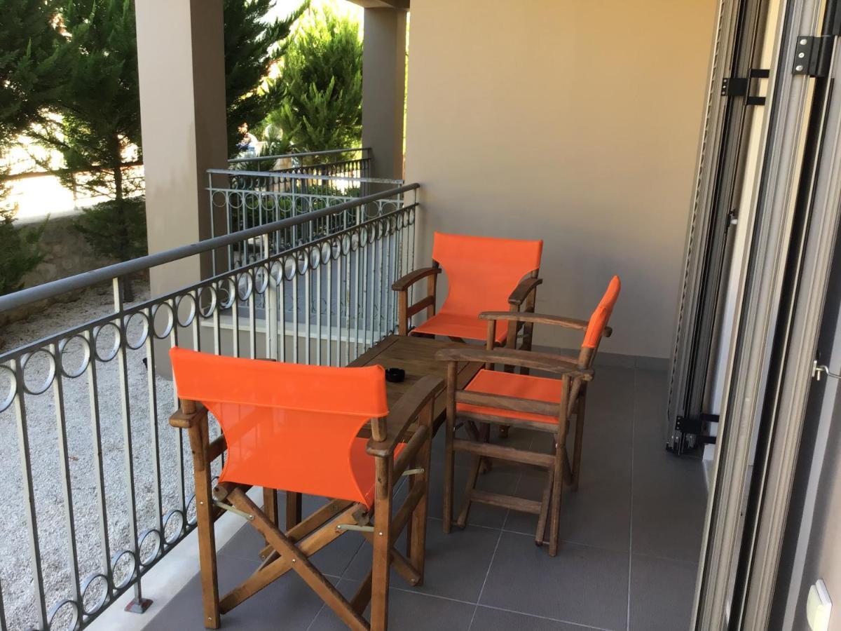 D'Angelos Apartments Каравомилос Екстериор снимка
