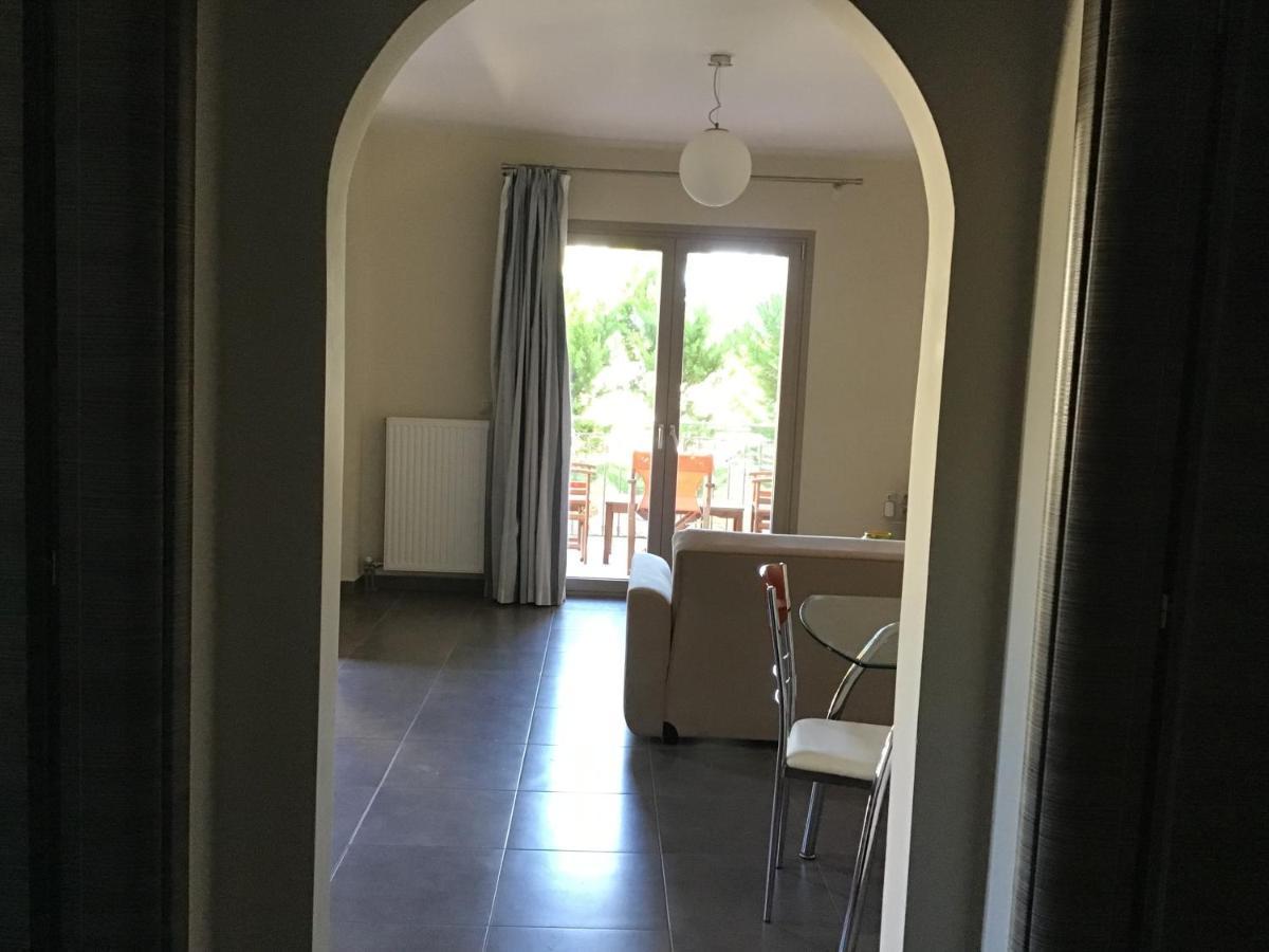 D'Angelos Apartments Каравомилос Екстериор снимка