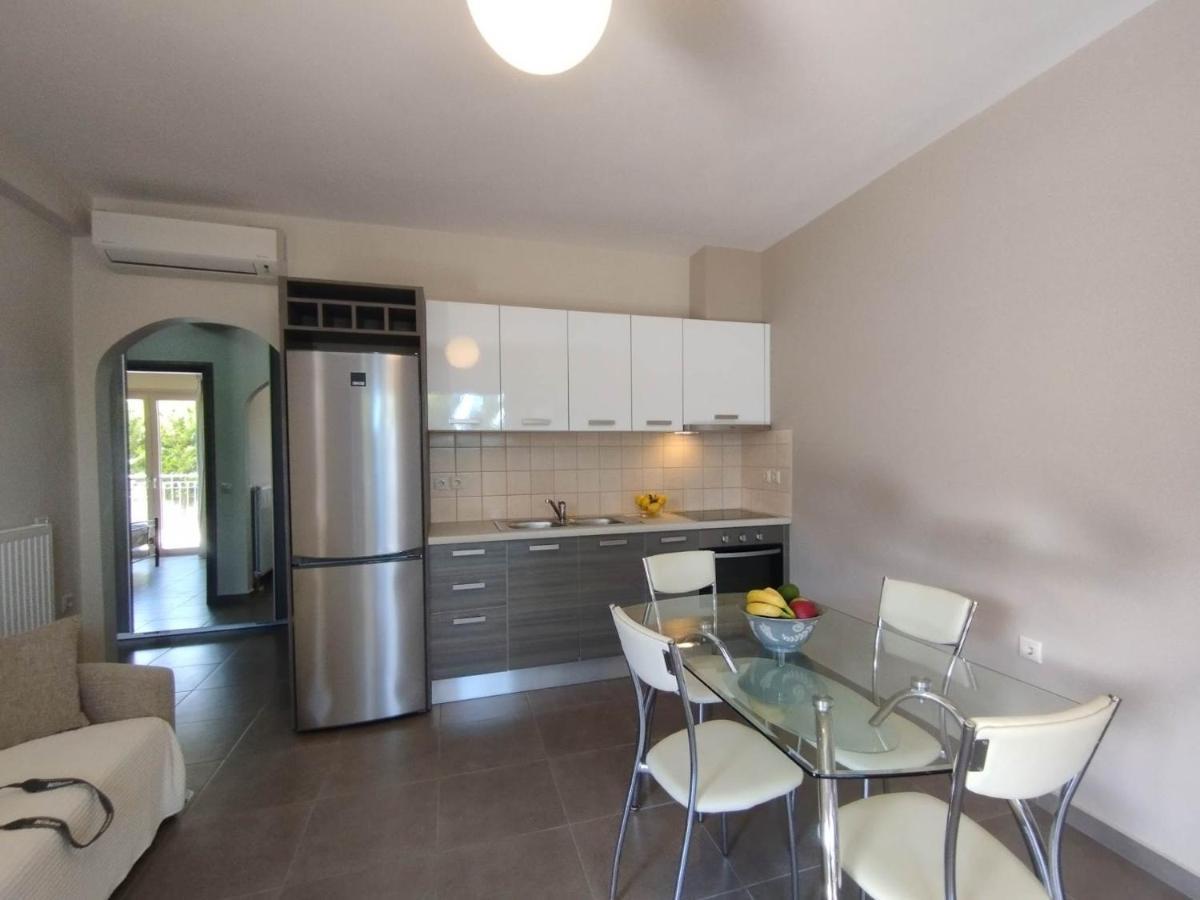 D'Angelos Apartments Каравомилос Екстериор снимка