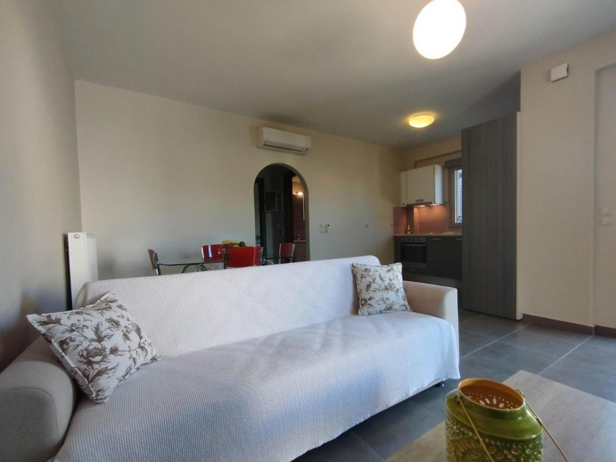 D'Angelos Apartments Каравомилос Екстериор снимка