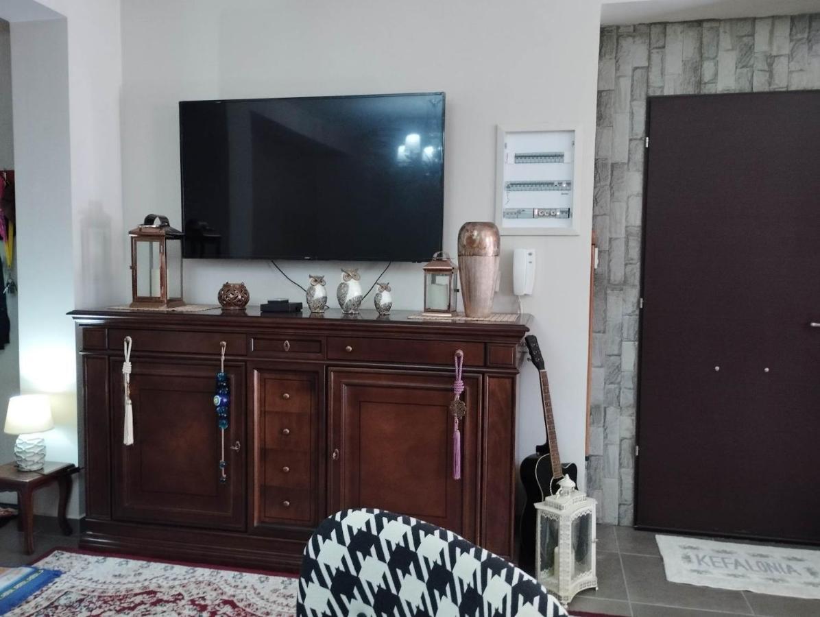 D'Angelos Apartments Каравомилос Екстериор снимка