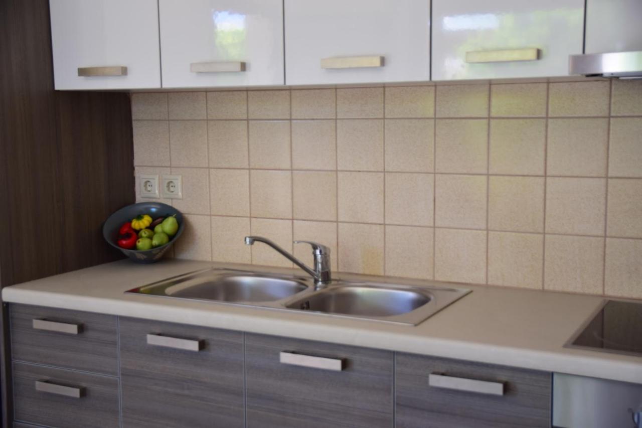 D'Angelos Apartments Каравомилос Екстериор снимка