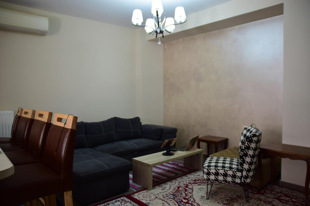D'Angelos Apartments Каравомилос Екстериор снимка