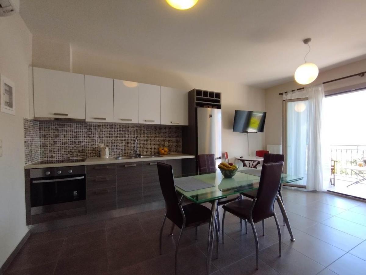 D'Angelos Apartments Каравомилос Екстериор снимка
