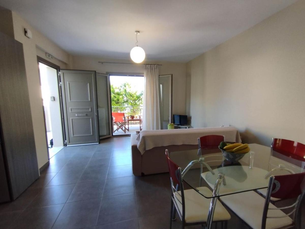 D'Angelos Apartments Каравомилос Екстериор снимка