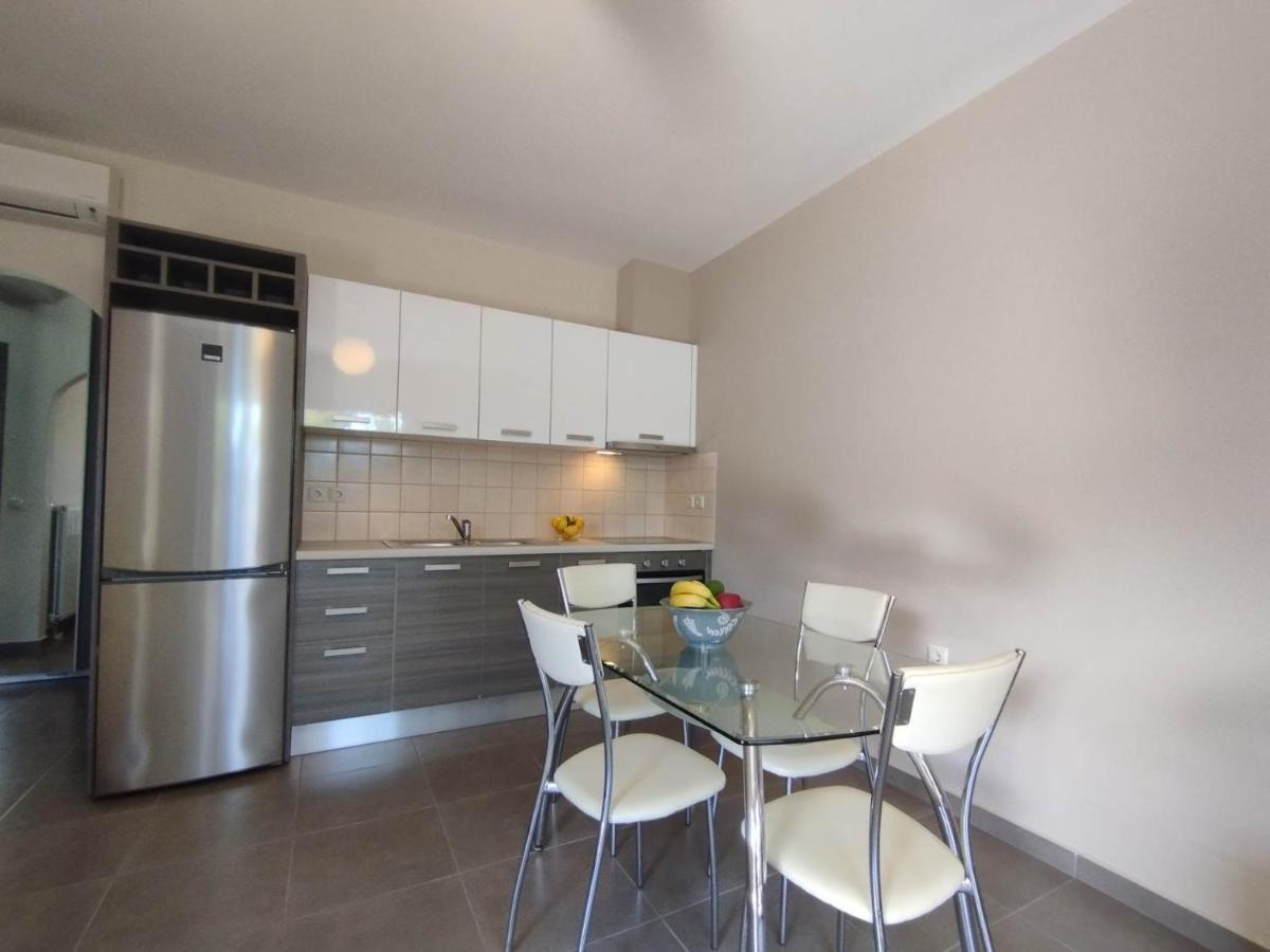 D'Angelos Apartments Каравомилос Екстериор снимка