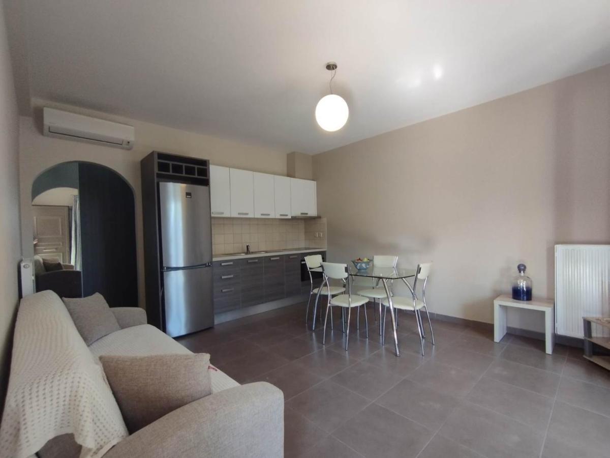 D'Angelos Apartments Каравомилос Екстериор снимка